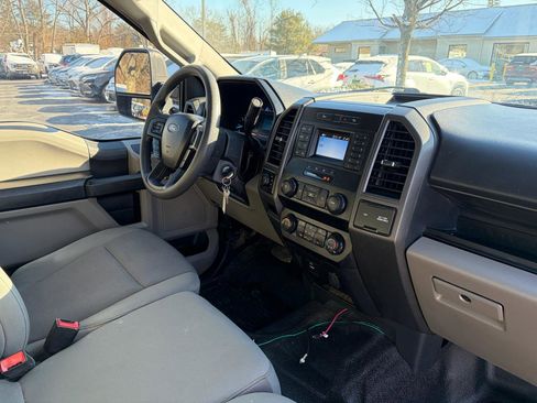 Used 2022 Ford F250 XL w/ Power Equipment Group image 40
