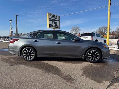Used 2018 Nissan Altima 2.5 SL w/ 2.5 SL Technology Package image 3