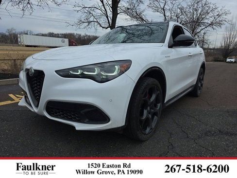 Used 2024 Alfa Romeo Stelvio Veloce image 1