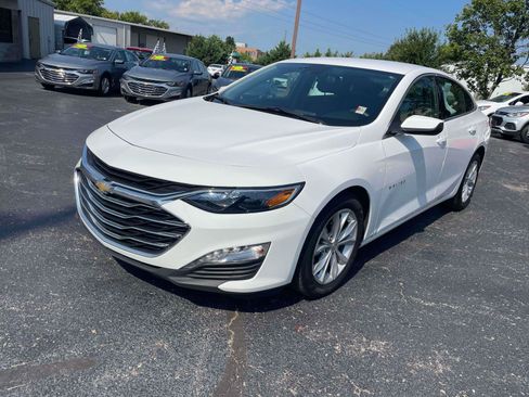 Used 2025 Chevrolet Malibu LT FWD image 3