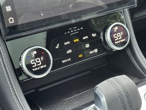 New 2025 Jaguar F-PACE R-Dynamic S image 21