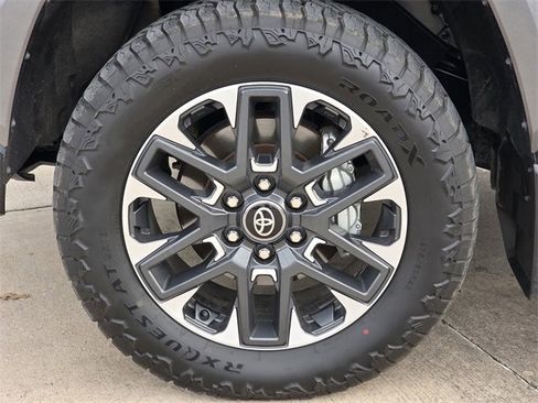 Used 2025 Toyota Tundra Limited image 9