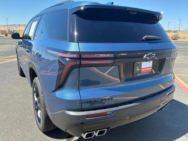Used 2026 Chevrolet Traverse LT w/ Midnight/Sport Edition FWD image 4