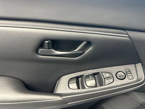 Used 2025 Nissan Sentra S image 10