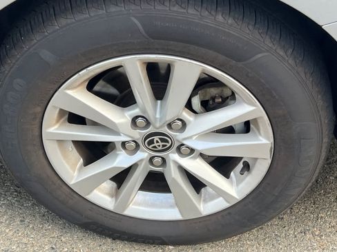 Used 2025 Toyota Camry LE image 15