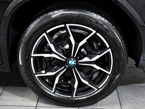 Used 2025 BMW X4 xDrive30i image 8