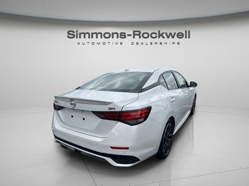 Used 2025 Nissan Sentra SR w/ SR Premium Package image 12