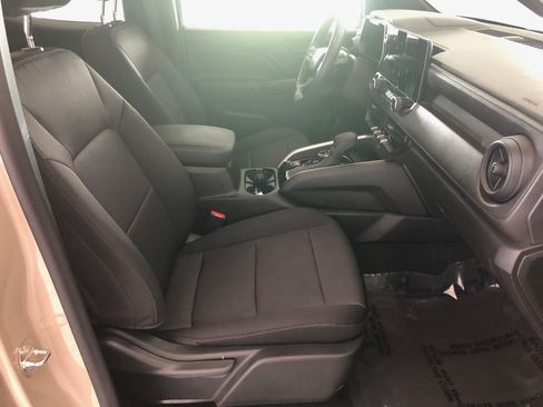 Used 2023 Chevrolet Colorado Trail Boss w/ Technology Package AWD/4WD image 12