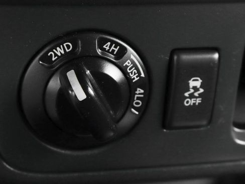 Used 2015 Nissan Xterra X image 26