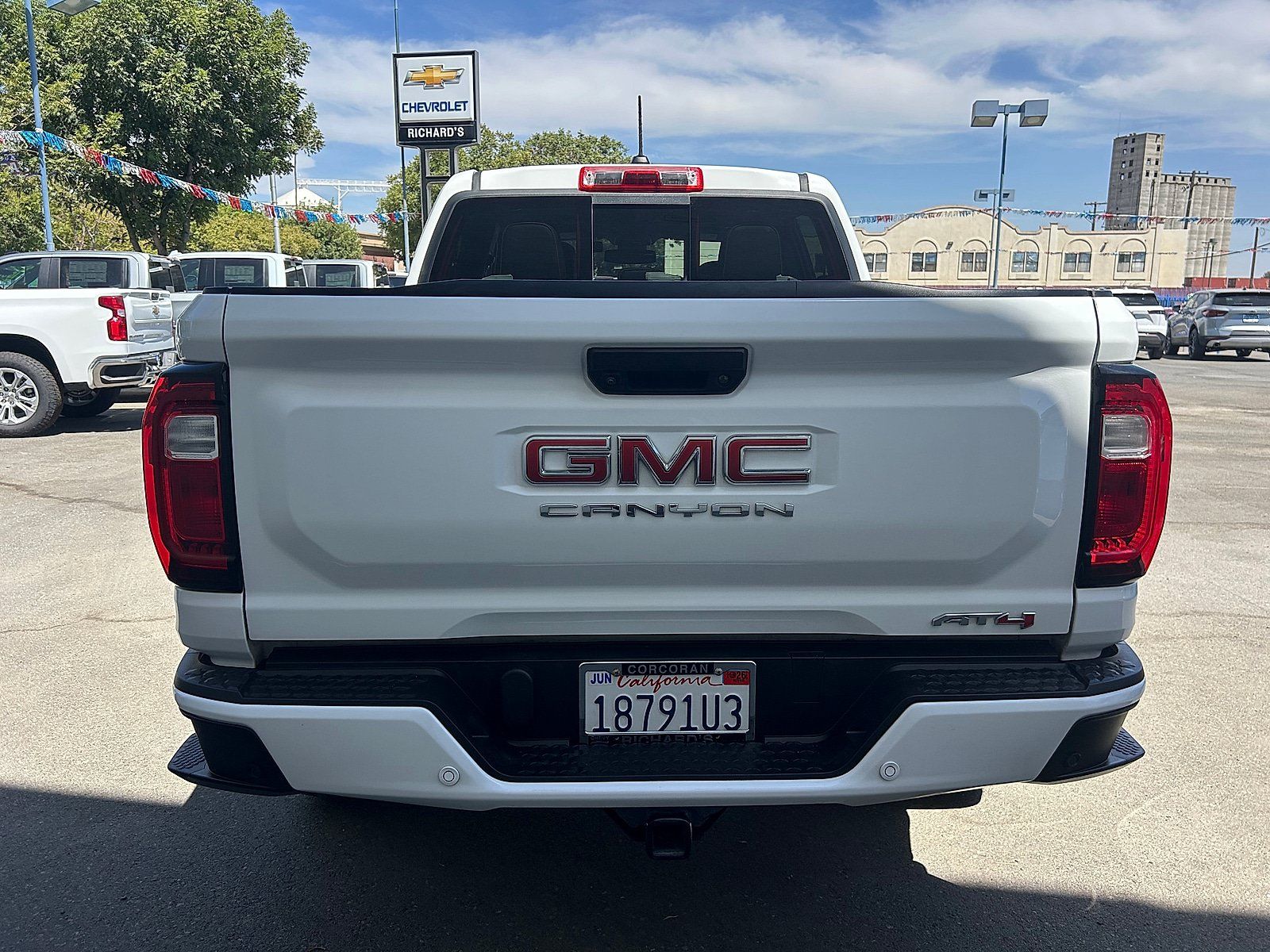 Used 2023 GMC Canyon AT4 w/ AT4 Premium Package AWD/4WD image 4