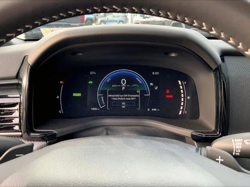 Used 2025 Toyota Camry SE image 24