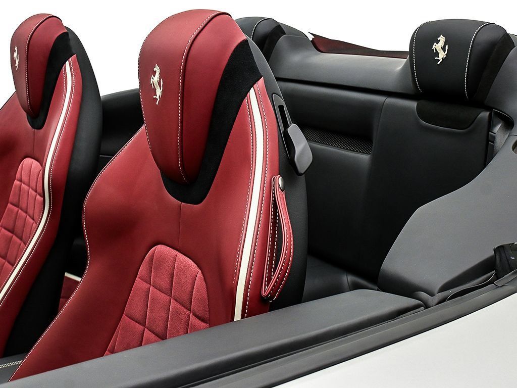 Certified 2025 Ferrari Roma Spider RWD image 15