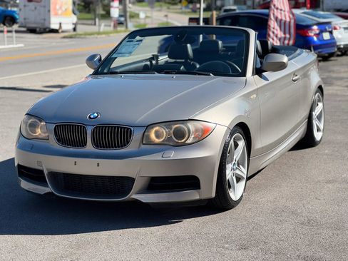 Used 2011 BMW 135i Convertible RWD image 2
