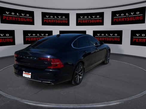 Used 2017 Volvo S90 T6 Momentum w/ Vision Package image 8