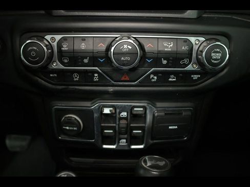 Used 2021 Jeep Wrangler Unlimited Sahara image 13