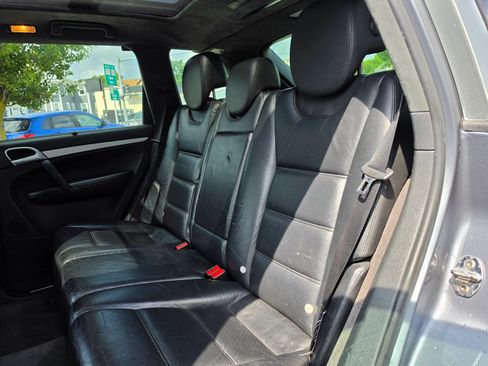 Used 2006 Porsche Cayenne Turbo AWD/4WD image 11