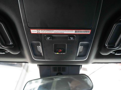 Used 2025 Toyota Camry SE image 18