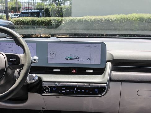 Certified 2024 Hyundai Ioniq 5 Limited RWD image 17