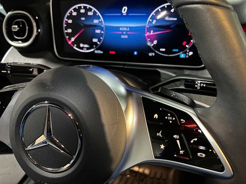 Used 2025 Mercedes-Benz C 300 4MATIC Sedan image 29