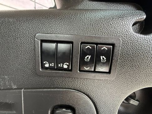 Used 2015 Cadillac Escalade ESV Premium AWD/4WD image 34