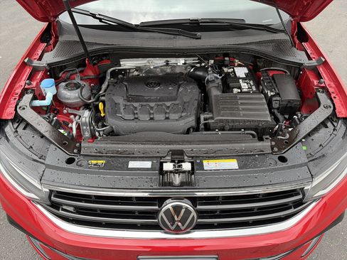 Certified 2024 Volkswagen Tiguan SE R-Line AWD/4WD image 34