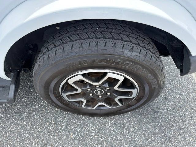 Used 2025 Ford Bronco Outer Banks AWD/4WD image 3
