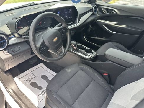 Used 2024 Chevrolet Trax LS FWD image 7