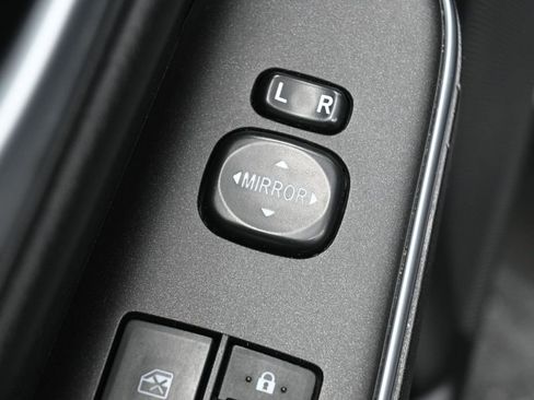 Used 2016 Toyota Camry XLE image 12