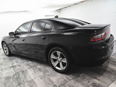 Used 2018 Dodge Charger SXT Plus RWD image 4
