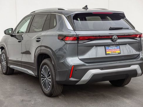 New 2026 Volkswagen Tiguan S FWD image 3