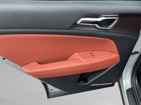 New 2026 Kia Sportage SX FWD image 18