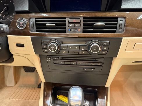 Used 2010 BMW 328i Convertible RWD image 37