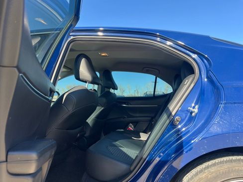 Used 2024 Toyota Camry SE image 15