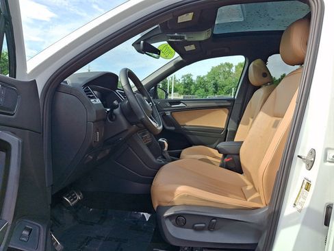 Used 2022 Volkswagen Tiguan SE R-Line AWD/4WD image 12