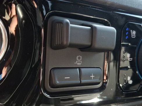 New 2026 Chevrolet Silverado 1500 High Country w/ High Country Premium Package AWD/4WD image 20
