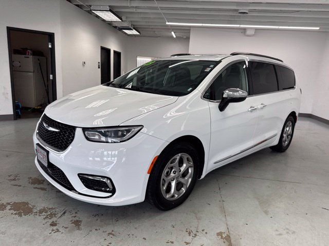 Used 2023 Chrysler Pacifica Limited FWD image 7