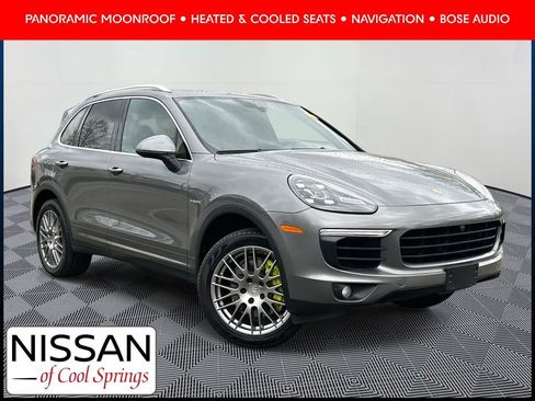 Used 2018 Porsche Cayenne S w/ Premium Package Plus AWD/4WD image 1