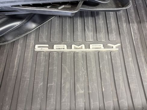 Used 2021 Toyota Camry SE FWD image 15