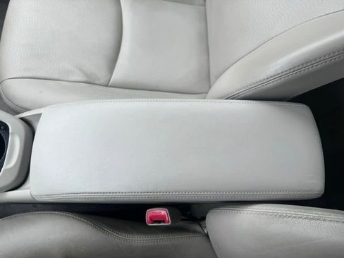 Used 2011 Toyota Prius Four image 17