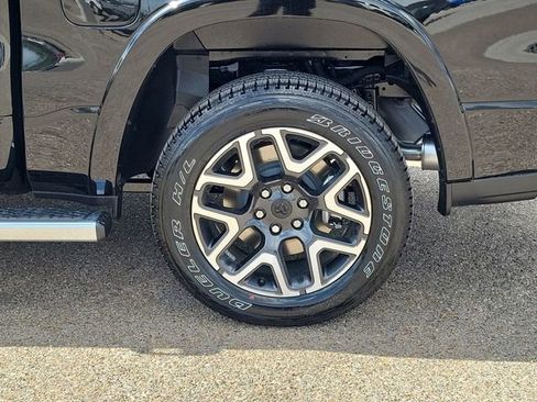 New 2026 RAM 1500 Laramie AWD/4WD image 18