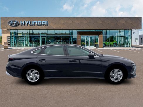 New 2026 Hyundai Sonata SE FWD image 9