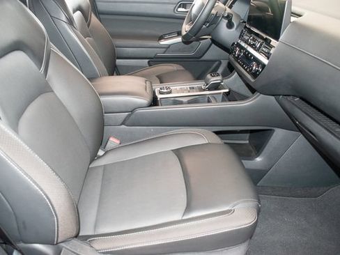 Used 2026 Nissan Pathfinder SL AWD/4WD image 10