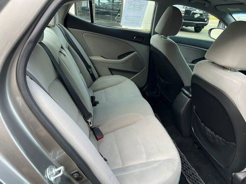 Used 2012 Kia Optima LX w/ Convenience Pkg FWD image 9