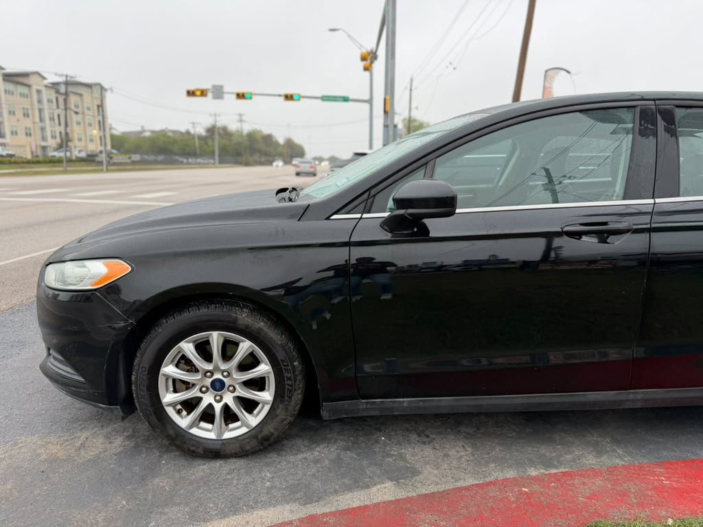 Used 2016 Ford Fusion S FWD image 3