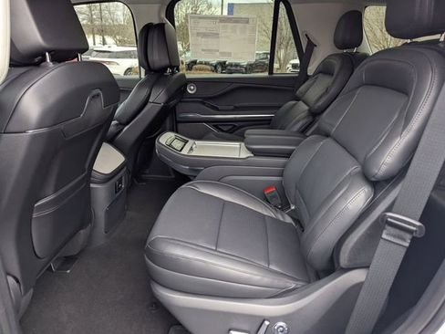 New 2026 Lincoln Navigator Reserve image 13