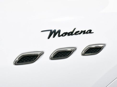 Used 2022 Maserati Levante Modena image 94