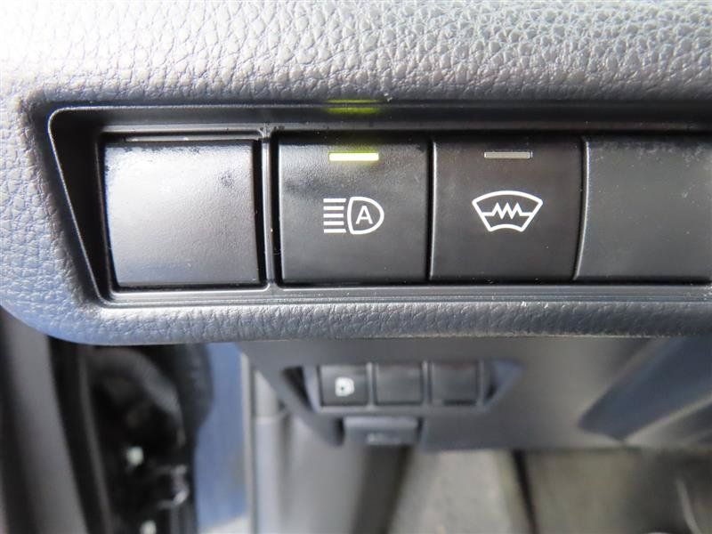 Used 2025 Toyota Prius LE FWD image 13