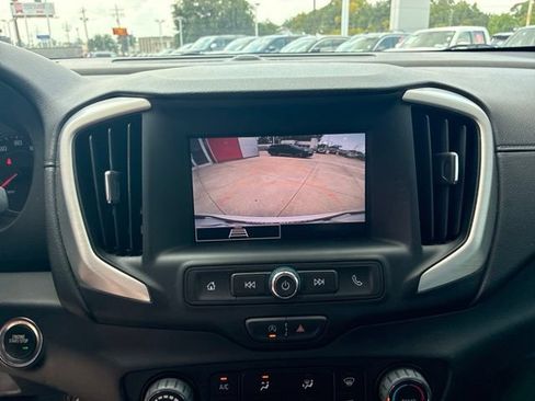 Used 2024 GMC Terrain SLE w/ Elevation Edition FWD image 26