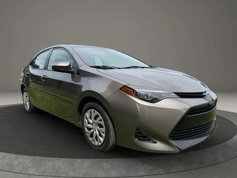 Used 2018 Toyota Corolla LE w/ Body Protection Package FWD image 7