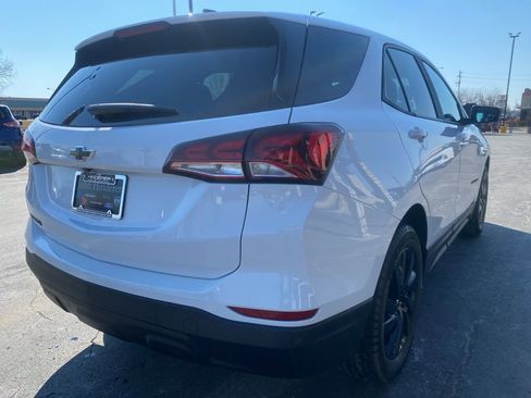 Used 2024 Chevrolet Equinox LS w/ LS Convenience Package image 3
